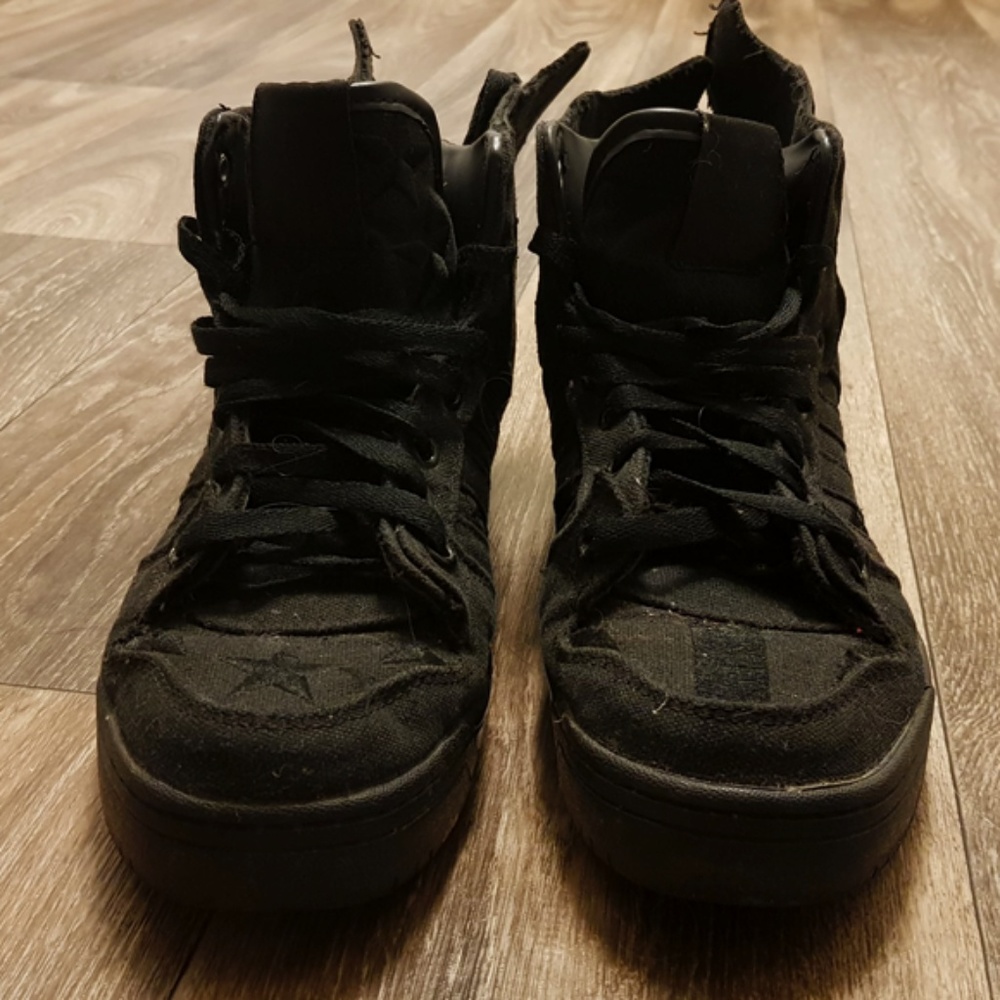 Adidas Jeremy Scott Mens JS Wings Rocky Black Flag